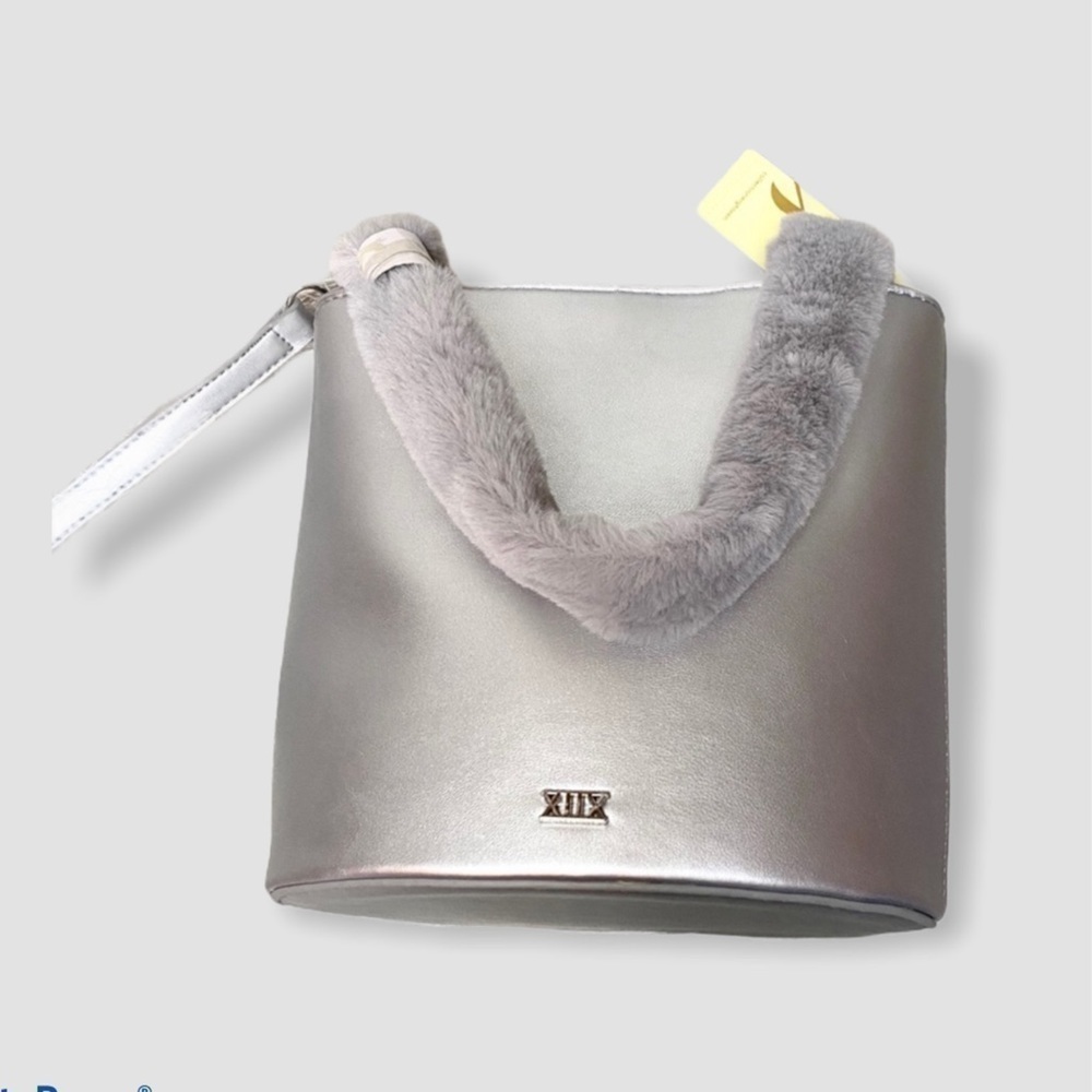 NWT super cute silver bucket purse with faux fur handle crossbody shoulder strap